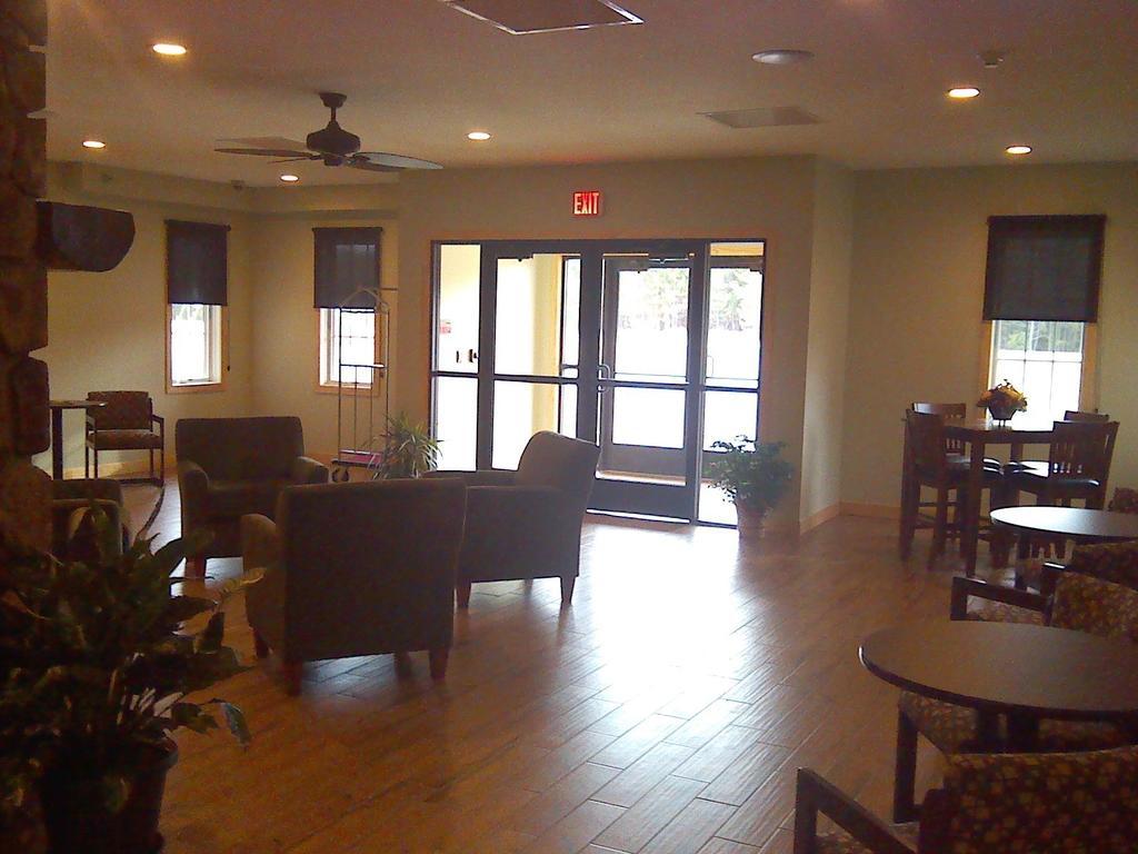 Junction Inn Suites & Conference Center Babbitt Zimmer foto