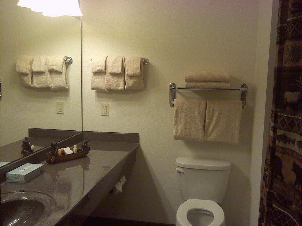 Junction Inn Suites & Conference Center Babbitt Zimmer foto